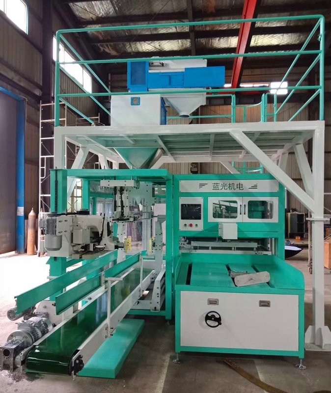 Full automatic  high precision 20-50kg green beans corn grain packaging machine with 500-600 bag per hour